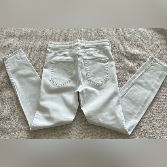 HOLLISTER CALIFORNIA HIGH-RISE JEAN LEGGING | COLOR: WHITE🤍 | SIZE: 5-S/27X26 - Picture 3 of 14